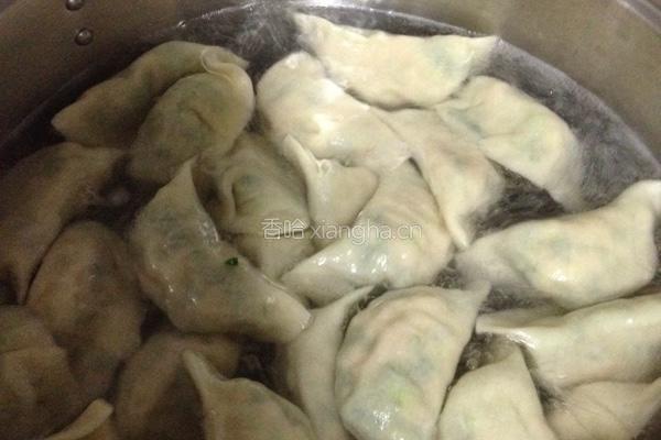 猪肉西葫芦韭菜饺子的做法图解8