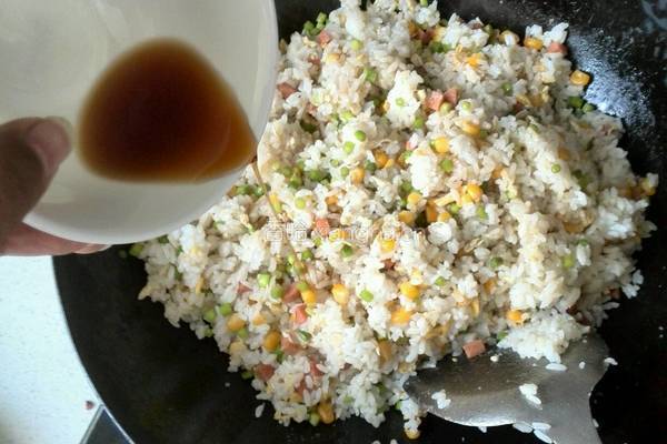 培根蛋炒饭的做法图解6
