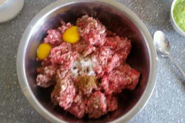 炸牛肉丸子的做法图解6