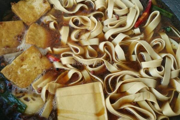 卤豆制品，鸡翅的做法图解8