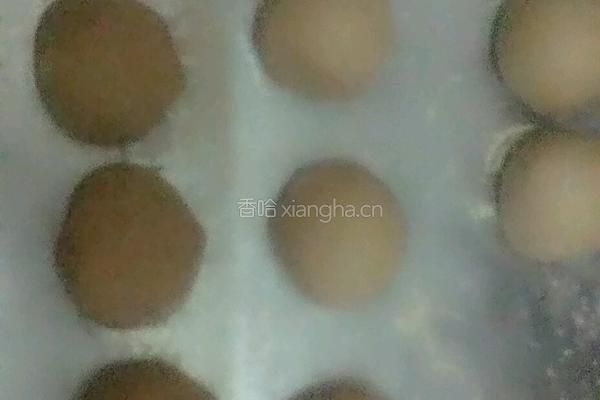 火腿肠黑胡椒沙拉酱面包的做法图解2