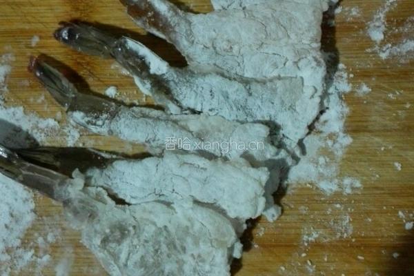 鲜虾丝瓜汤的做法图解2