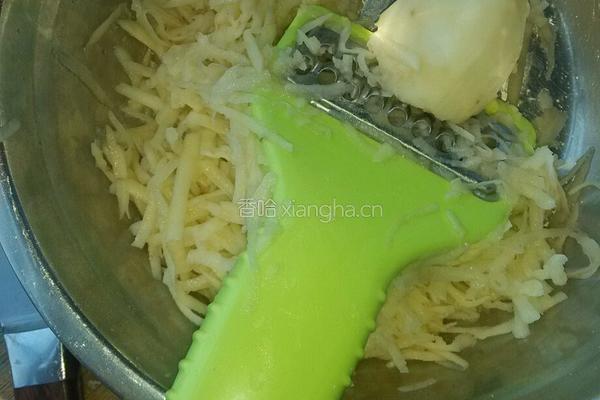 土豆丝豆渣饼的做法图解1