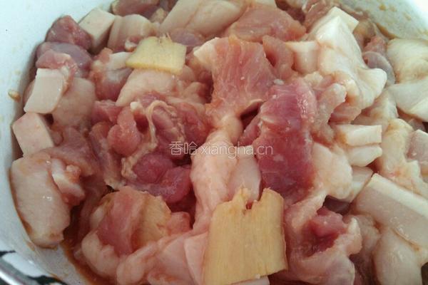 肉炒尖椒蘑菇的做法图解4