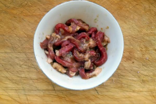 肉丝炒蒜苗的做法图解2
