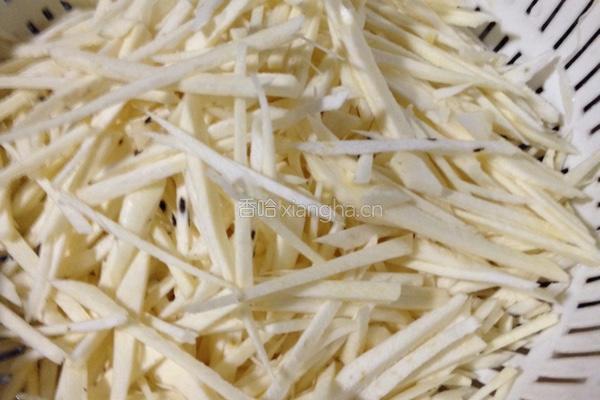 茭白胡罗卜肉丝的做法图解1