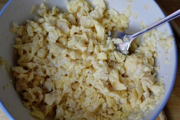 韭菜鸡蛋饺子的做法图解2