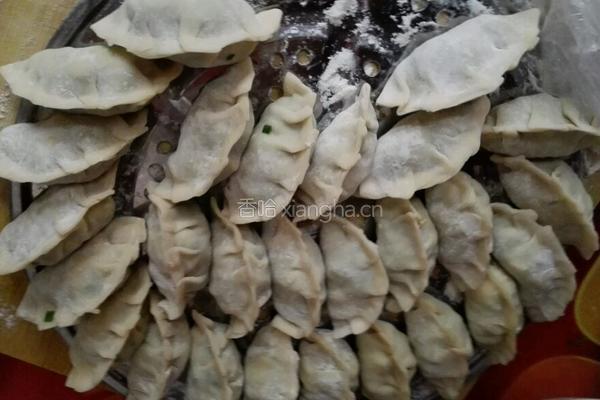 韭菜鸡蛋饺子的做法图解5