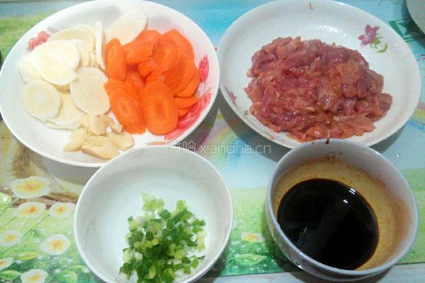 肉片炒茭白的做法图解2
