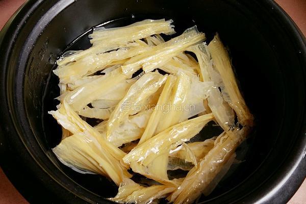 蒜蓉豇豆腐竹炒肉片的做法图解2