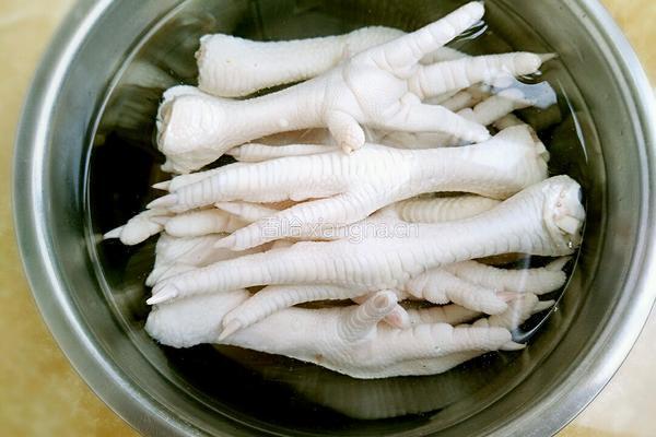 拌鸡爪的做法图解1