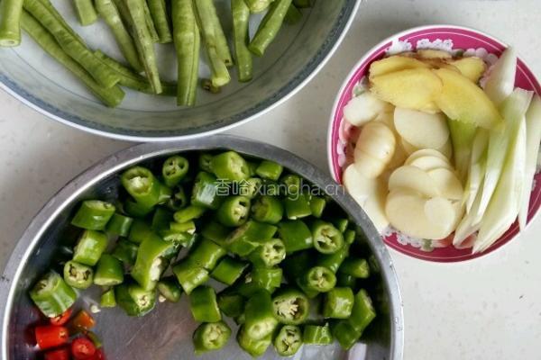 香辣排骨的做法图解2