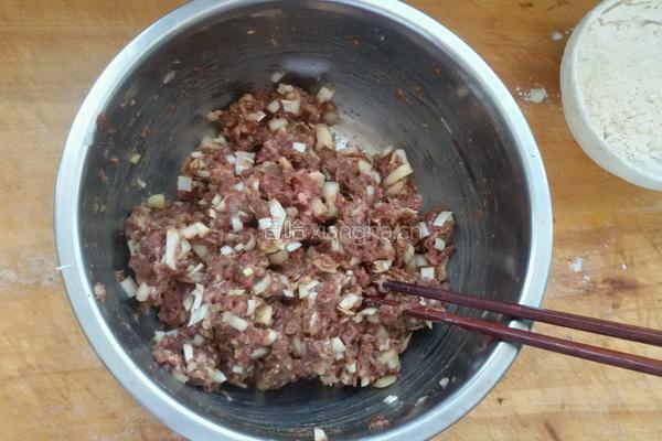 洋葱门丁肉饼的做法图解2