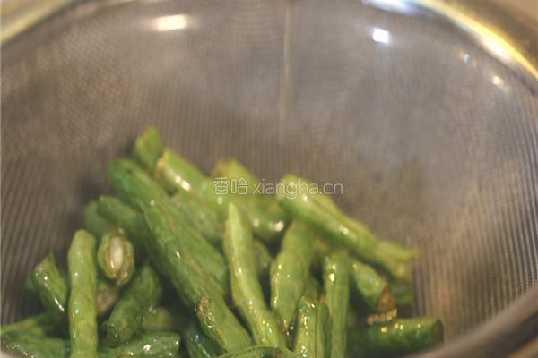 干煸四季豆的做法图解3