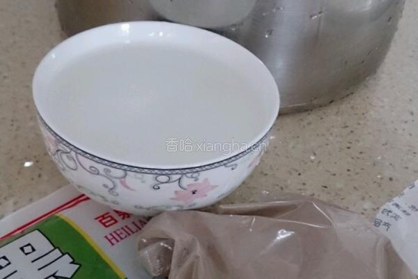 黑凉粉的做法图解1