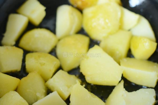 孜然锅巴土豆的做法图解3