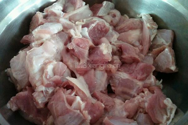羊肉蘑菇萝卜汤的做法图解1