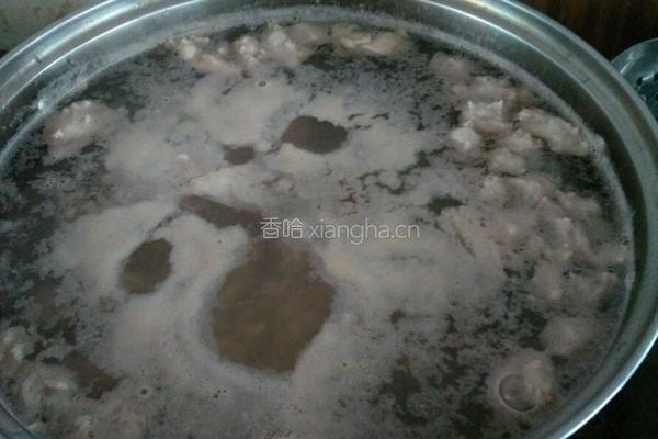 羊肉蘑菇萝卜汤的做法图解5
