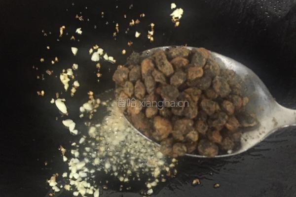 豉椒炒花甲王的做法图解5
