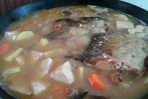 鱼头香菇豆腐蔬菜肉汤的做法图解11
