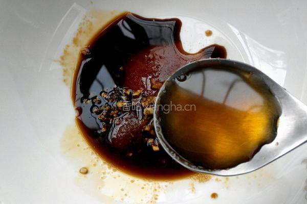 核桃仁拌菠菜的做法图解11