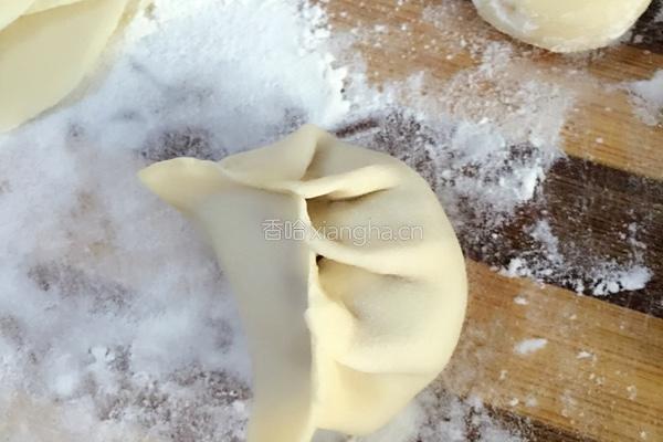 白菜猪肉饺子的做法图解9