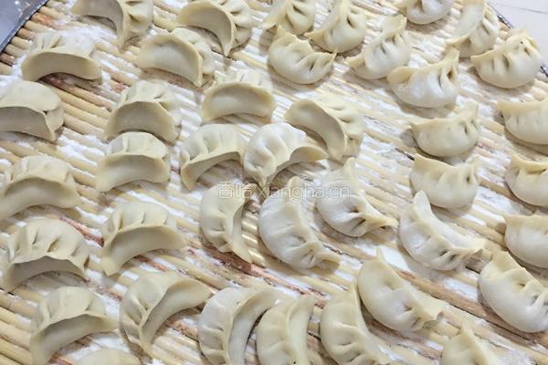 白菜猪肉饺子的做法图解10