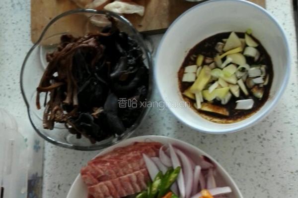 茶树菇魔芋鸡肉煲的做法图解1