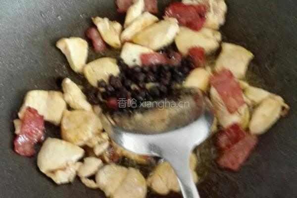 茶树菇魔芋鸡肉煲的做法图解3