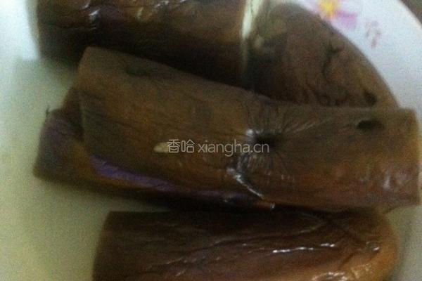 凉拌茄子的做法图解1
