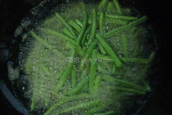 干煸豆角的做法图解2