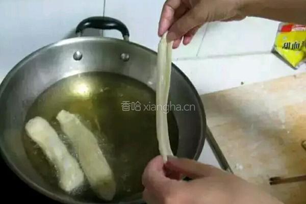 健康家庭炸油条的做法图解7
