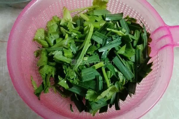 芹菜炒鸡肉的做法图解5