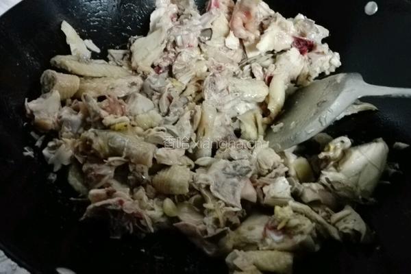芹菜炒鸡肉的做法图解7
