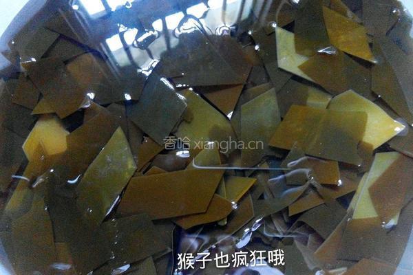 海带黑豆骨头汤的做法图解2