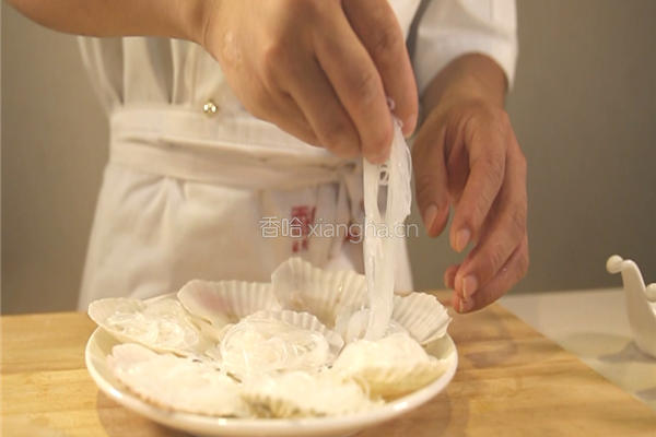 粉丝蒸扇贝的做法图解7