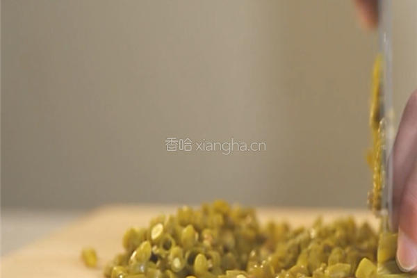 肉末酸豆角的做法图解2