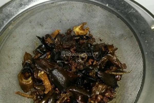 玉米香菇猪肉馅蒸饺的做法图解1