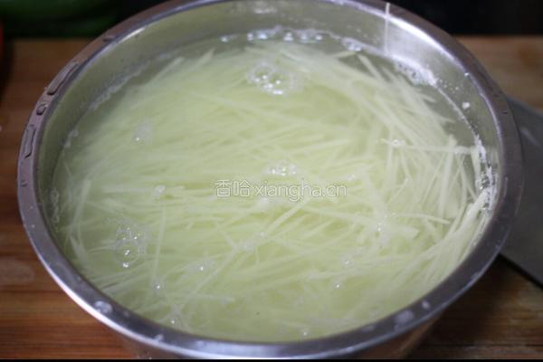 凉拌土豆丝的做法图解2