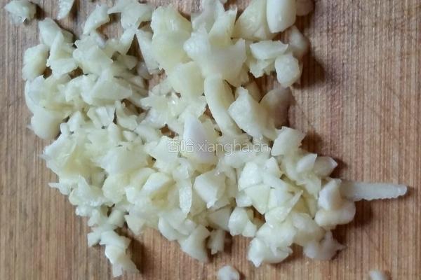 蒜蓉菜干肉片的做法图解3
