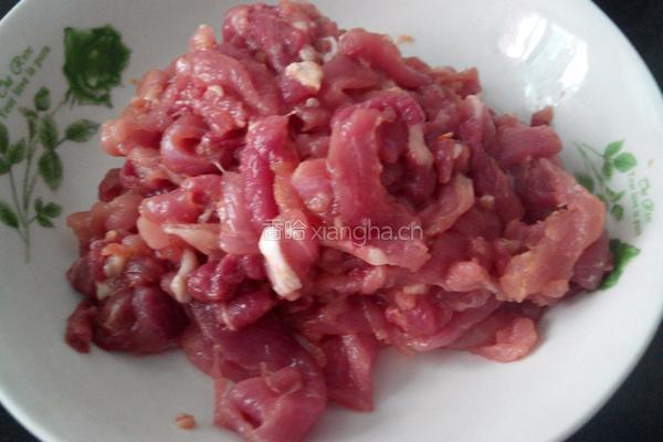 韭菜花炒肉的做法图解4