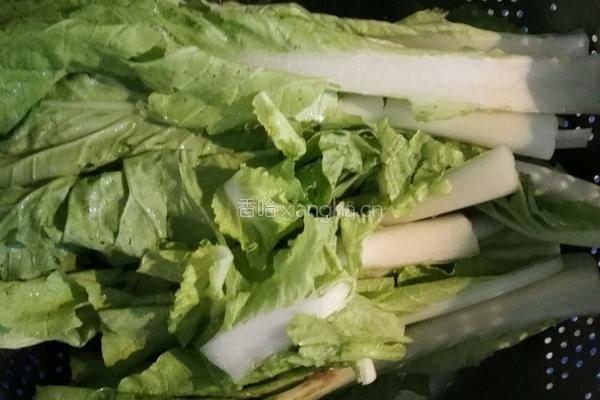 清炒小白菜的做法图解1