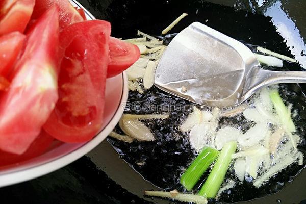 西红柿炒金针菇的做法图解5