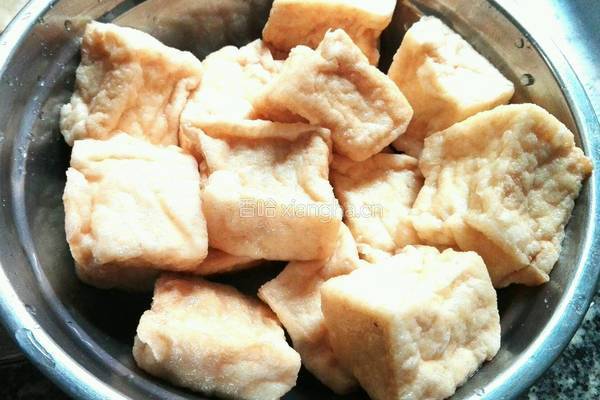 剁椒蒸山水豆腐的做法图解1