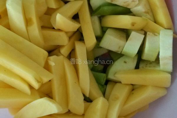 茄子土豆芸豆乱炖！的做法图解3