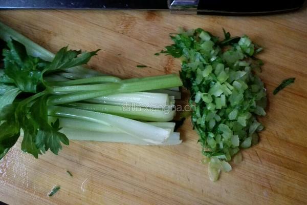 芹菜饺子的做法图解2