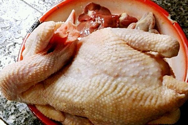 冬菇煮鸡肉的做法图解1