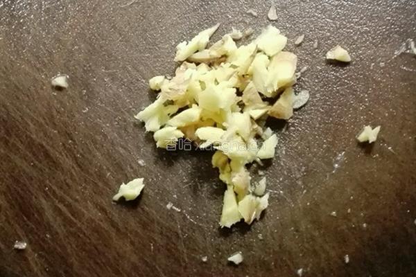 冬菇煮鸡肉的做法图解2