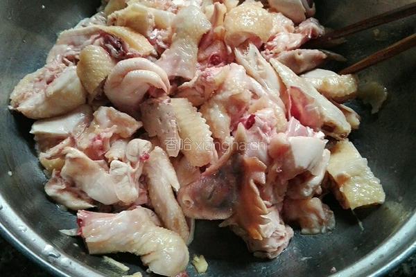 冬菇煮鸡肉的做法图解4