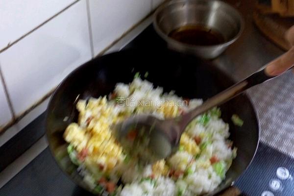 卷心菜鸡蛋炒饭的做法图解7